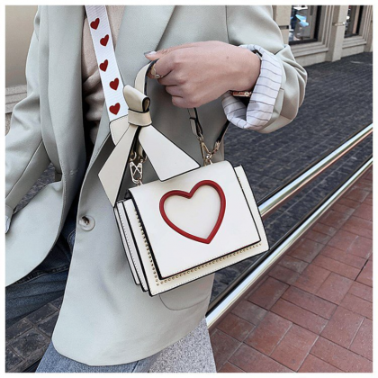 Shoulder Bags Heart Handbags Fashion Designer..