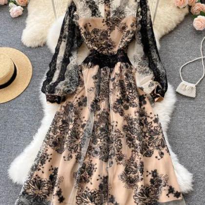 Baylee - Vintage Lace-Up Waisted Floral Dress main image 0