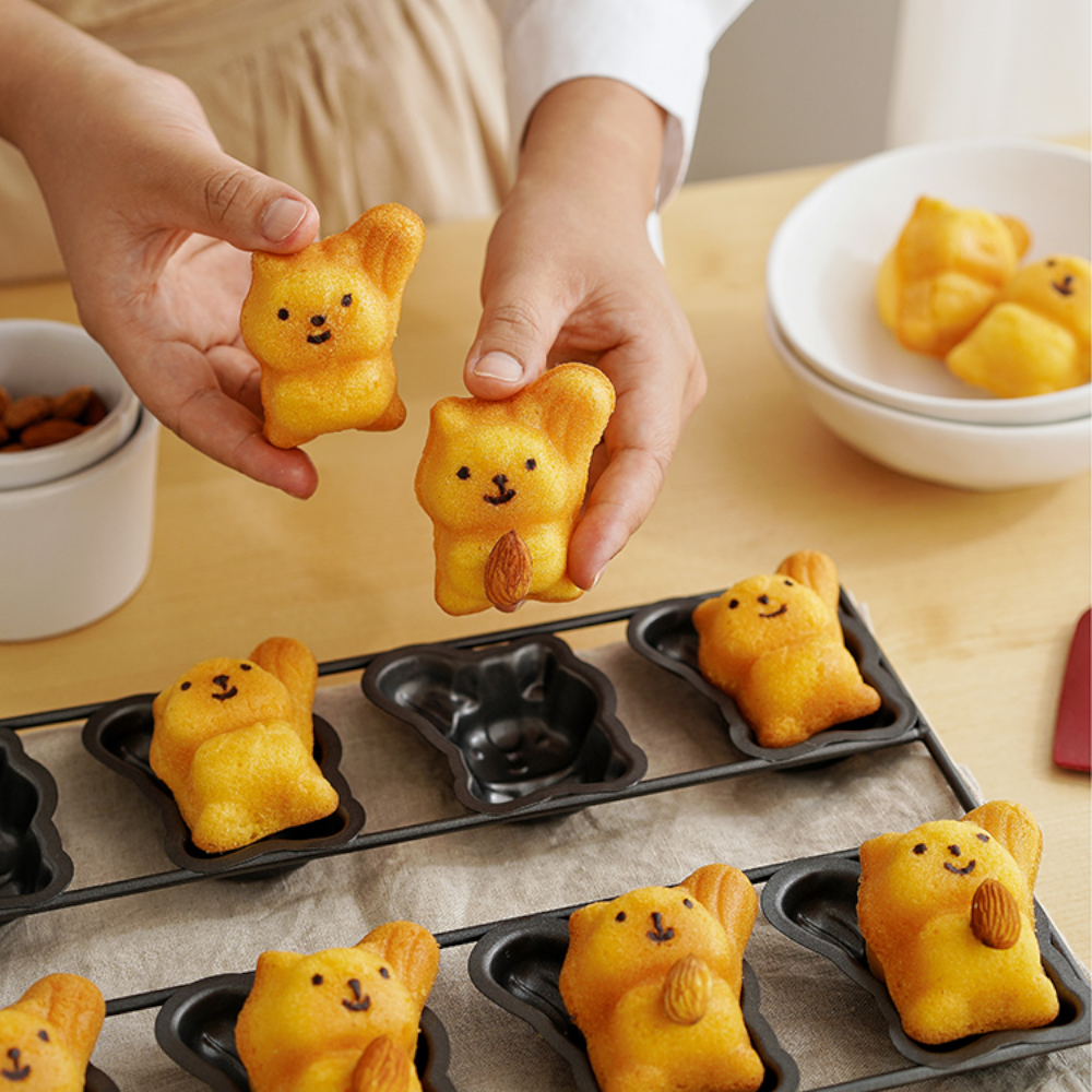 8 Even Cartoon Little Squirrel Madeline Wire Rack Baking Pan Chinese Three-dimensional Squirrel Cake Mold Household Baking Tools