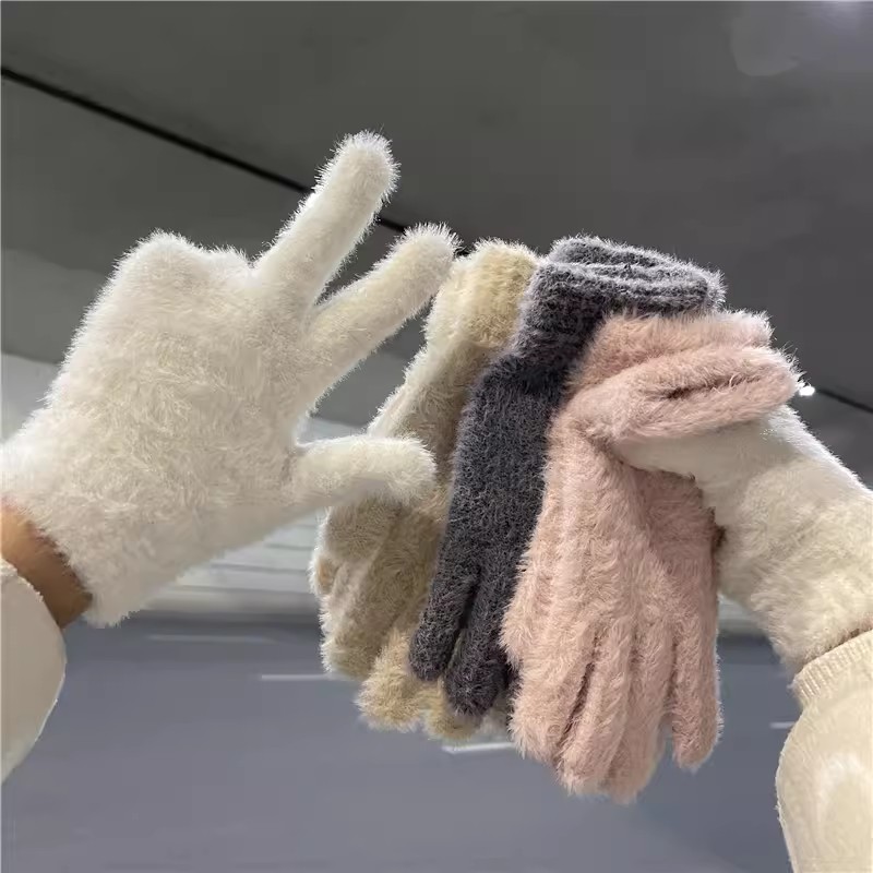 Korean Ins Style Lovely Coral Velvet Fingerless Furry Breathable Gloves Winter Solid Color Versatile Plush Thickened Cold-proof