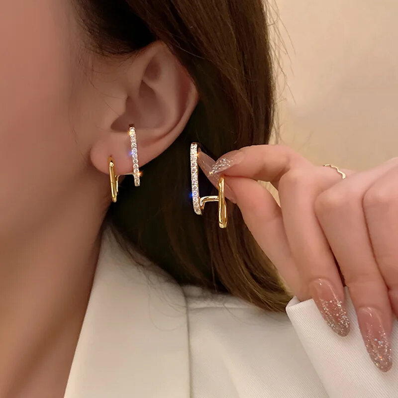 Bright Crystal Luxury Korean Unusual Claw Stud Earrings Ear Piercing Hook Irregular Pearl Christmas Jewelry Gift