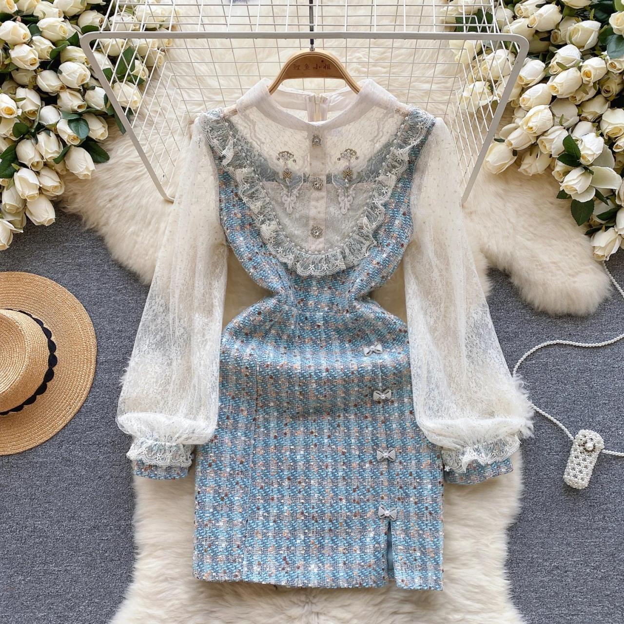Dress with lace collar and sleeves online