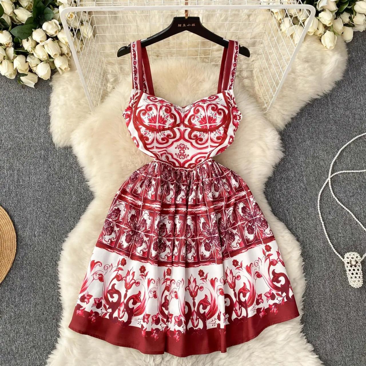fitted lace wedding dress Renesmee Red Anemone Floral Print Maxi Dress - US 14