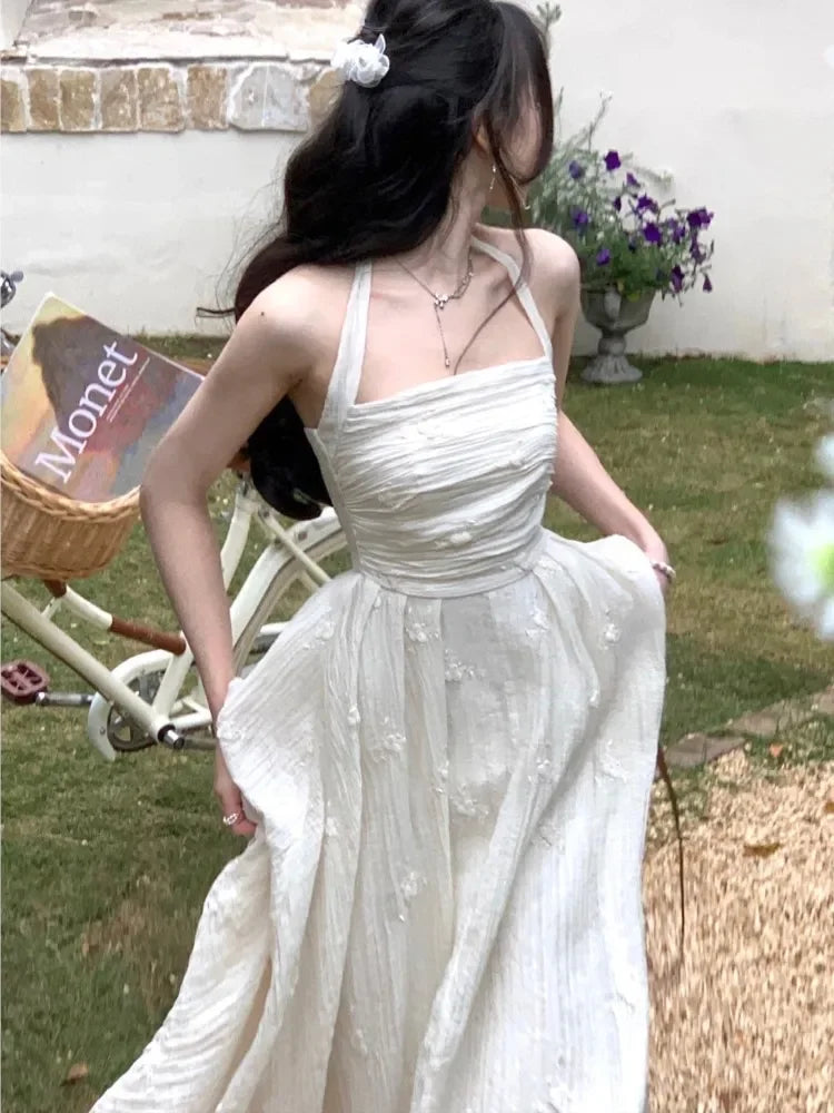 Elegant White Vintage-inspired Halter Maxi Dress