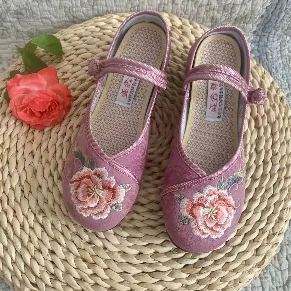 Vintage Floral Embroidered Red Mary Jane Shoes on Luulla