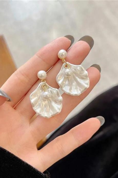 Trendy White Shell Pearl Dangle Earrings Woman Korean Round Shining Statement Summer Earring Fashion Jewelry Gifts